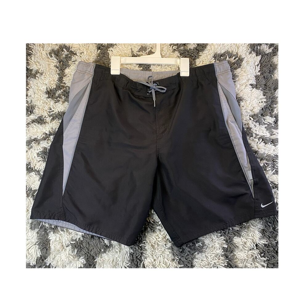 Nike Black/Gray Polyester Woven Athletic Shorts Men's Elastic Waist Pockets